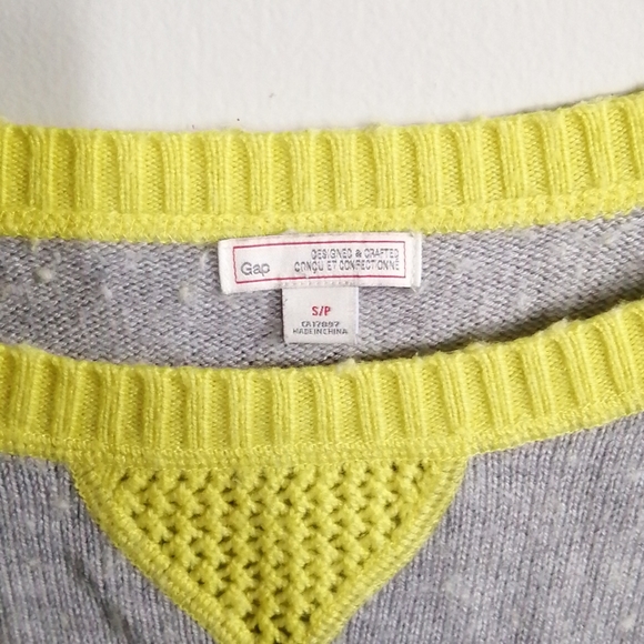 2/$20 Gap sweater - Picture 3 of 6
